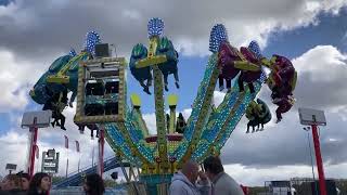 VIDÉO À Blois la fête foraine malgré la crise économique [upl. by Nailuj]