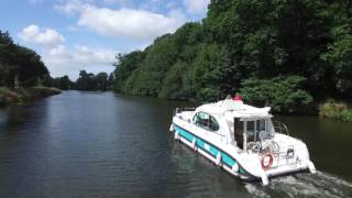 Location de bateau Bretagne  à la découverte du canal de Nantes à Brest [upl. by Edithe]