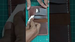 Removing excess glue from leather card holder leathercraft handmade cardholder [upl. by Geraldine615]