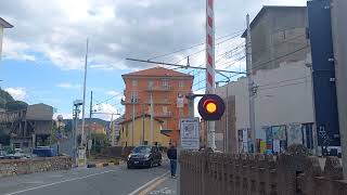 Passaggio a livello Pietra Ligure SV nuova versione  Level crossing  Spoorwegovergang [upl. by Danit]