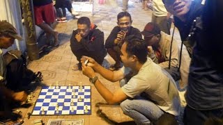 Mengalahkan Master Catur 3 langkah Skak Mat  hadiah 3 BUNGKUS ROKOK TIGA LANGKAH MATI [upl. by Treboh31]