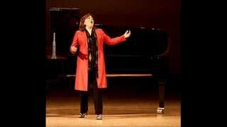 Dawn Upshaw sings quotFiançailles pour rirequot  LIVE [upl. by Grodin534]