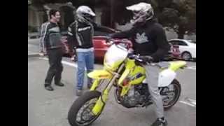 Gros Saut en SuperMotard [upl. by Aniretak]