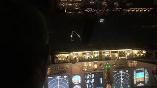 Boeing 737 final approach at Darwin International Airport [upl. by Aisat]