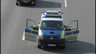 Motorrad missachtet Sperre  Autobahnpolizei bremst Verkehr  RTW Feldkirchen [upl. by Anivol]