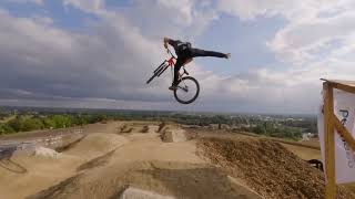 Dirtjumps op het Mountainbikepark beMINE [upl. by Areikahs]