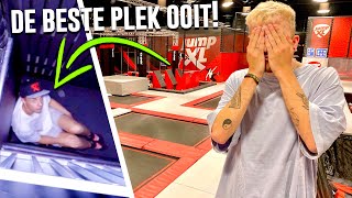 VERSTOPPERTJE IN EEN DONKER TRAMPOLINEPARK Met Boaz amp Mees [upl. by Kendrah481]