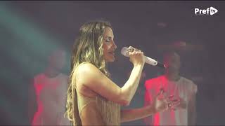 Claudia Leitte canta Sobre Viver em CaruaruPE [upl. by Nodla769]