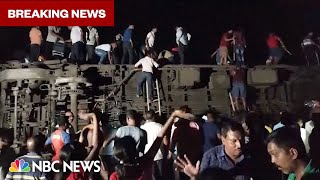 Train crash in eastern India leaves hundreds dead or wounded [upl. by Gianni]