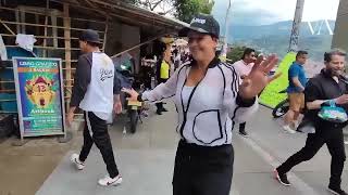 Verónica Alcocer Esposa De Gustavo Petro Bailando Break Dance En Medellin Comuna13 [upl. by Naerad579]