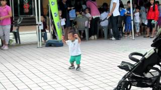 Korean baby dancing to quotOppa Gangnam Stylequot [upl. by Esdras]