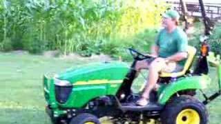 John Deere 2305 How It Cuts Grass [upl. by Sykes]