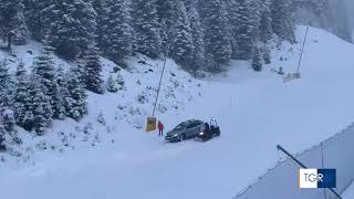 Ski Area Ces in Primiero con la macchina sulla pista da sci fermato dai carabinieri il video [upl. by Gnel846]