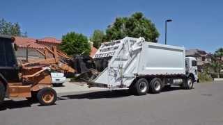 Glendale Bulk Trash Pete 320  Heil PowerTrak Commercial AP1 [upl. by Narbig]