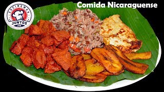 Almuerzo Nicaragüense Gallo pinto cerdo queso y tajadas fritas [upl. by Strickler128]