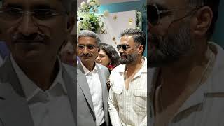 Suniel Shetty sunielshetty honors Kalamandir Jewellers in Borivali with his presence [upl. by Enitsed]