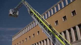 ROMA quotSCUOLE CENTRALI ANTINCENDIO CAPANNELLEquot  NUOVI MEZZI VIGILI DEL FUOCO [upl. by Dnaltruoc458]