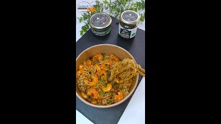 Nouilles Sautées aux Crevettes à lAil Noir Recette facile et rapide [upl. by Maggs]