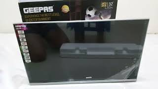 Unboxing my new Geepas smart tv 32 inches big sale 50 off othaim supermarket saudi arabia [upl. by Onfroi]