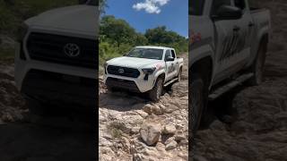 Nueva Toyota Tacoma 4x4 lista para cualquier terreno [upl. by Udele824]