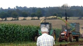 john deere et ensileuse trainée [upl. by Hcra]