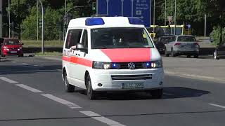 Privater Krankentransport KTW 244 des Berlin Krankentransport amp Mietwagen GmbH auf Einsatzfahrt [upl. by Yelyac]