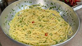 SPAGHETTI AGLIO OLIO E PEPERONCINO COME NON LI AVETE MAI FATTI [upl. by Enuahs]