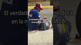 Una botella 😜🤣bucaramanga colombia risa humor memes meme colombianadas risas shorts short [upl. by Peirsen]