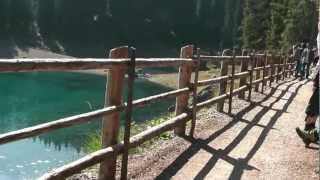 SÜDTIROL Der sagenumwobene mystische Regenbogensee in den Alpen  Karersee [upl. by Burner]