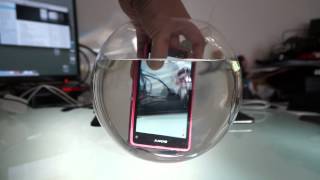 Sony XPERIA Z1 compact im Wassertest [upl. by Beatrix]