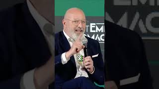 Bonaccini ha la soluzione a tutti i problemi quotCi vogliono più immigratiquot scuola figli italia [upl. by Lally]