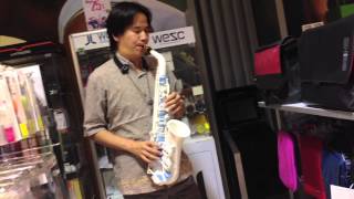 Vibrato Saxophone A1S Play Test  Polycarbonate Plastic Vibratosax Made in Thailand [upl. by Tennek]