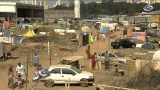 Centenas de famílias invadem terreno particular na Vila Maria [upl. by Wie193]