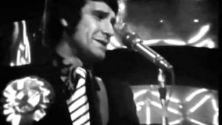 The Kinks  Autumn Almanac  TOTP 1967 [upl. by Enileuqaj]