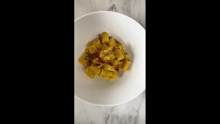 Un CAPOLAVORO di CARBONARA CarbonaraDay 🥓🧀🥚 Shorts [upl. by Anuaik]