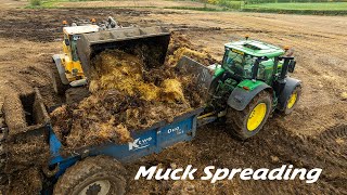 Spreading Farm Yard Muck  John Deere 6215R  Volvo Shovel [upl. by Nehtiek]