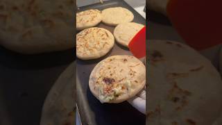 PUPUSAS DE QUESO Y LOROCOS me lo trajo mi mamá del Salvador👍 [upl. by Goldina548]