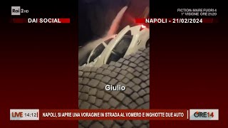 Napoli si apre una voragine in strada al Vomero e inghiotte due auto  Ore 14 del 21022024 [upl. by Natalie]