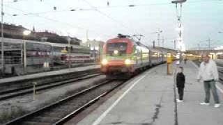 Schnellzug Express train quotDaciaquot D347 WienBucuresti at Wien Westbhf [upl. by Chloras371]