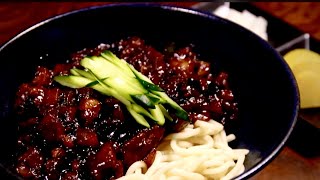 How to make Black bean noodles Jajangmyeon 韓国風ジャージャー麺の作り方 [upl. by Nalim332]