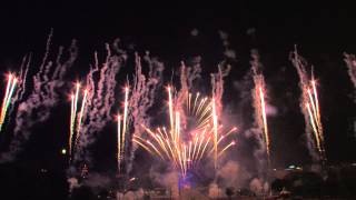 Paris 2014 Feu dartifice  Tour Eiffel Quatorze Juillet Fireworks  14 july [upl. by Lothaire]