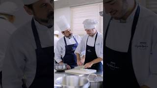 👨🏻‍🍳 Tomás estudiante de la carrera de Tecnicatura en Gastronomía InstitutoGatoDumas Cocina [upl. by Lillis555]