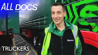 Getting To Grips With a New Trailer  Truckers Season Three  All Documentary [upl. by Rabelais]