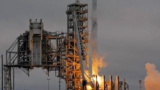 Décollage réussi pour la capsule Dragon de SpaceX [upl. by Magda968]