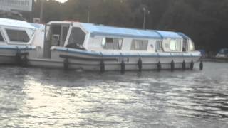 Double Mooring 46ft Norfolk Broads Cruiser [upl. by Zirkle]