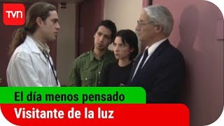 El visitante de la luz  El día menos pensado  T2E10 [upl. by Elita]