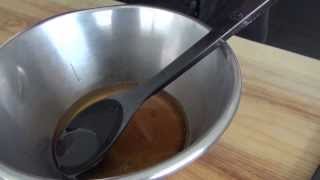 Sauce vinaigrette simple  3 règles dor [upl. by Aysab]