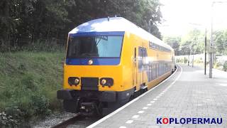 Kruising DDZ op station Overveen [upl. by Gwennie]