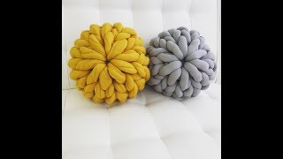 Hand knit a chunky knit Merino wool pillow with BeCozi [upl. by Ailices264]