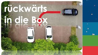 Einparken rückwärts in die Box  Fahrschule [upl. by Pittman]